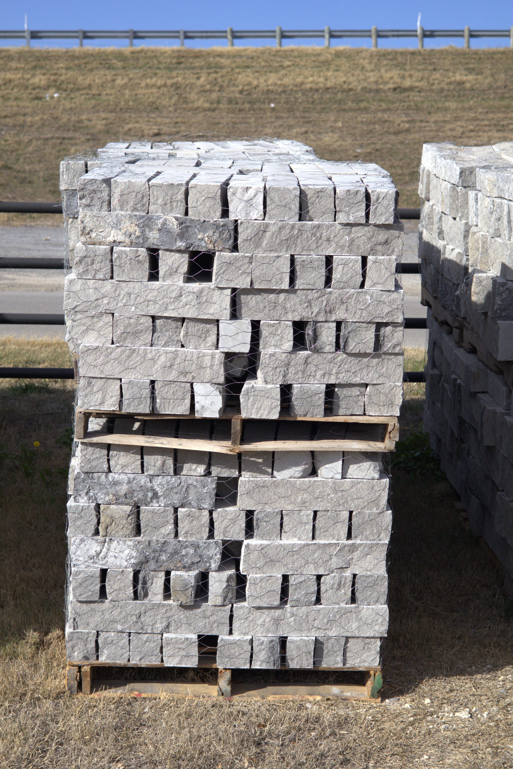 Lueders Charcoal chop stone